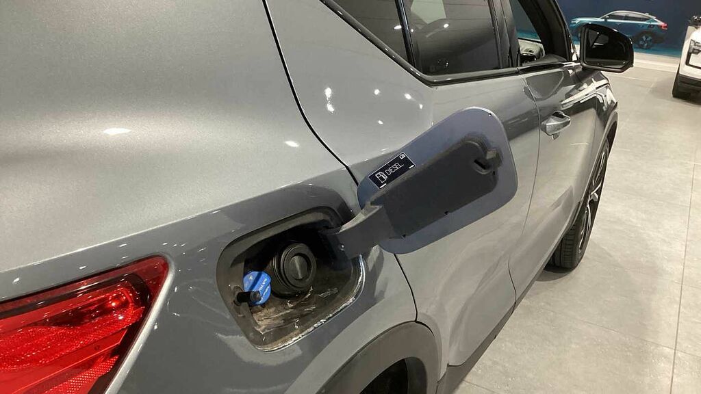 Volvo XC40 Xc40 Momentum D3 Black #14