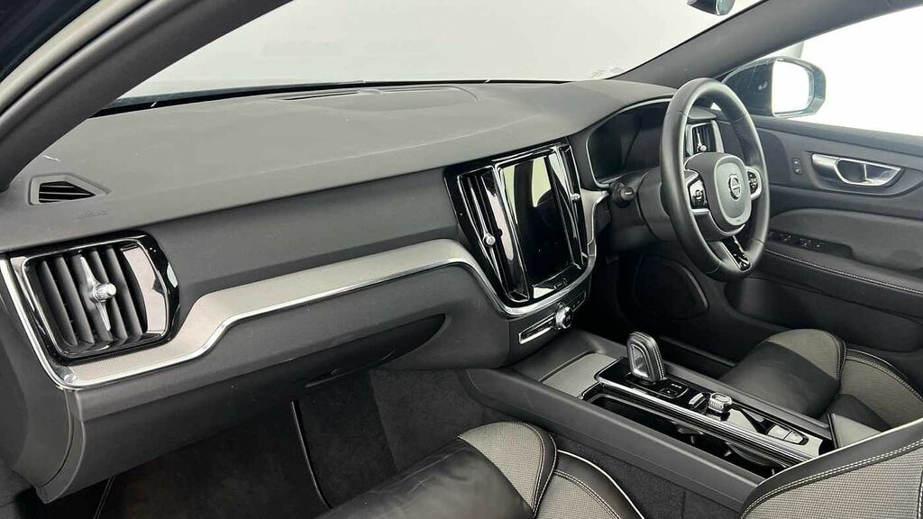 Volvo V60 R-design, B3 Mild Hybrid Black #6