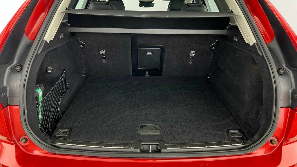 Volvo XC60 Plus, B4 Mild Hybrid, Dark Red #5