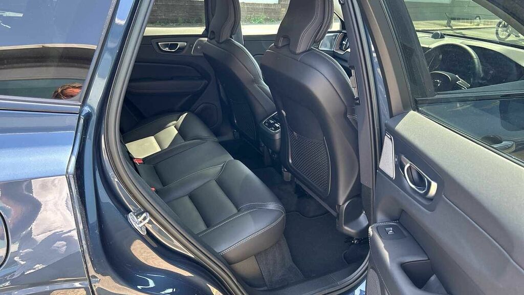 Volvo XC60 Ultimate, B5 Awd Mild Hybrid, Dark LL23JHU Blue #6