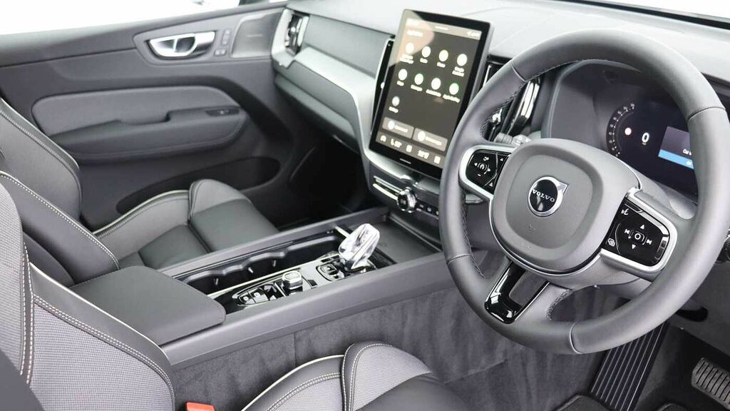 Volvo XC60 Black Edition Plus, T6 Awd Plug-in Hybrid, Electri White #4