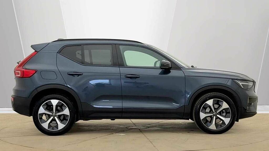 Volvo XC40 Plus, B4 Mild Hybrid, Dark Blue #2