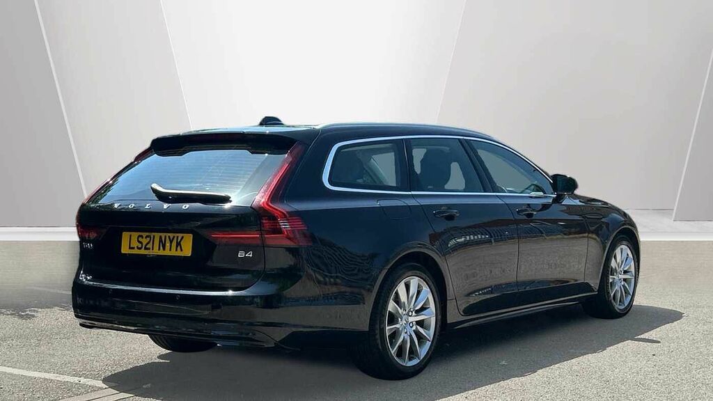 Volvo V90 Momentum, B4 Mild Hybrid Black #2