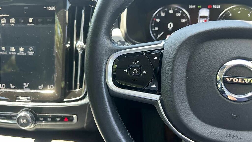 Volvo V90 R Design Black #19