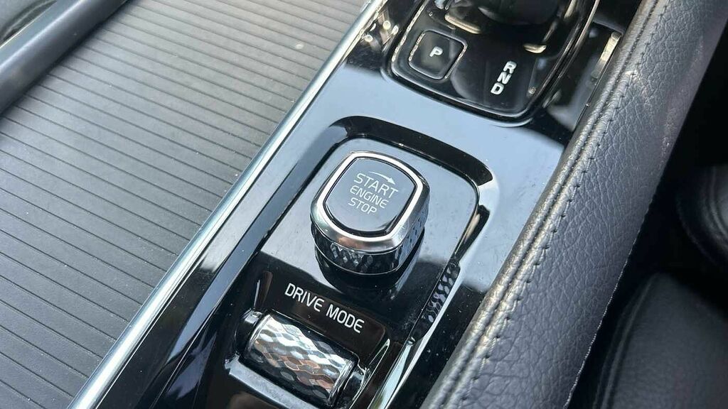 Volvo V90 R Design Black #25