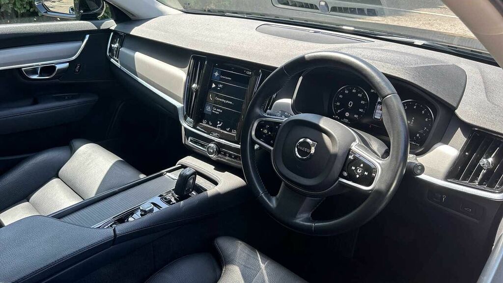 Volvo V90 Momentum, B4 Mild Hybrid Black #4
