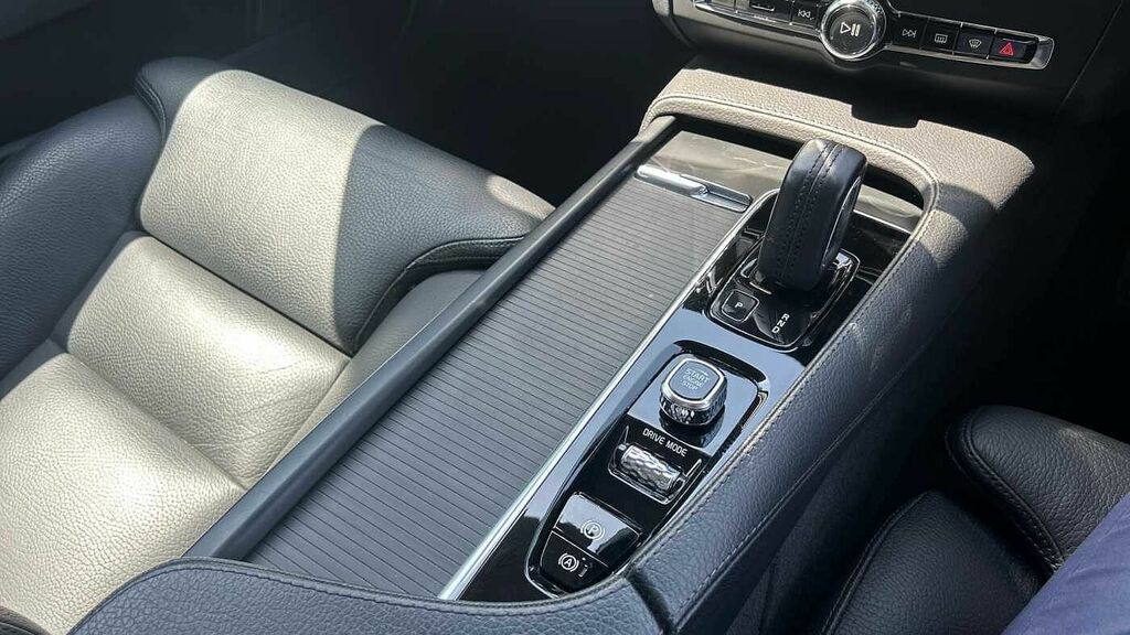 Volvo V90 R Design Black #24