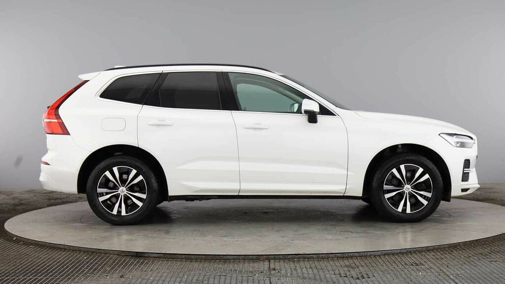 Volvo XC60 Momentum, B5 Awd Mild Hybrid PF71OFV White #2