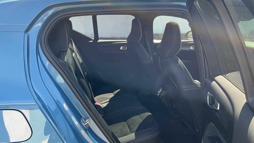 Volvo XC40 Ultimate, B4 Mild Hybrid, Dark CF23YKY Blue #6