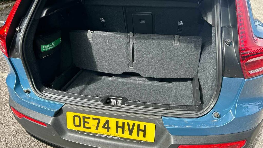 Volvo XC40 Plus, B3 Mild Hybrid, Dark Black #34