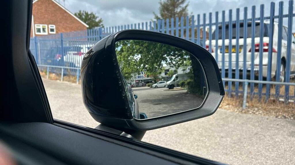 Volvo XC40 Plus, B3 Mild Hybrid, Dark Black #29