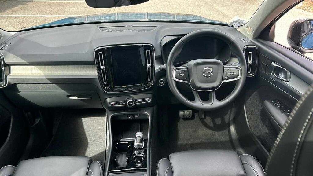 Volvo XC40 Plus, B3 Mild Hybrid, Dark Black #5