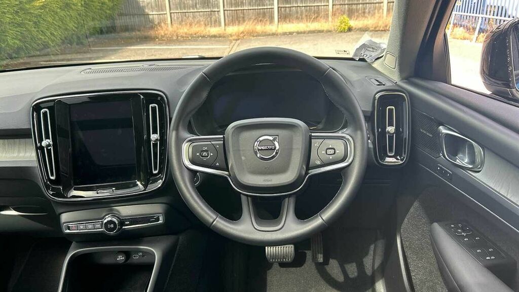 Volvo XC40 Plus, B3 Mild Hybrid, Dark Black #10