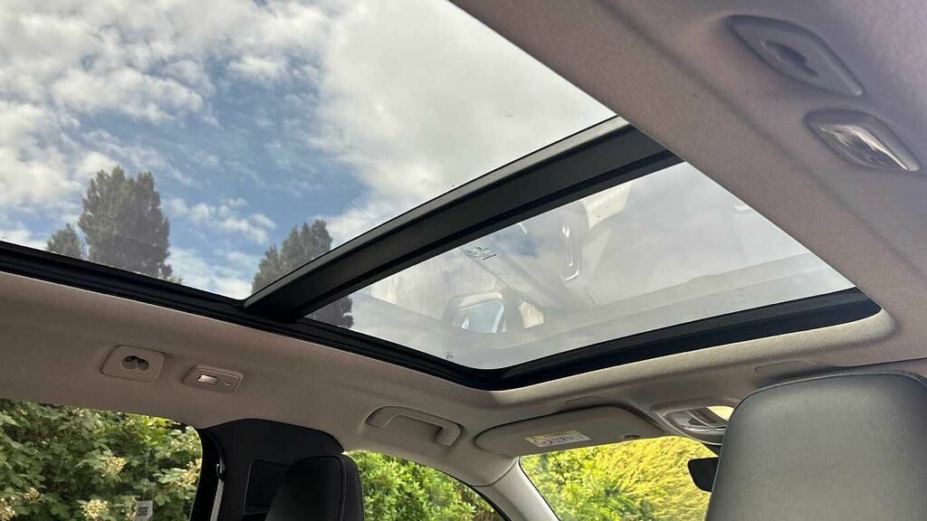 Volvo XC40 Plus, B3 Mild Hybrid, Dark Black #28