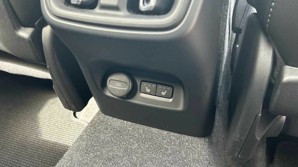 Volvo XC40 Plus, B3 Mild Hybrid, Dark Black #43