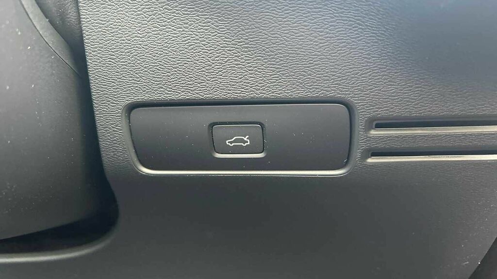 Volvo XC40 Plus, B3 Mild Hybrid, Dark Black #30