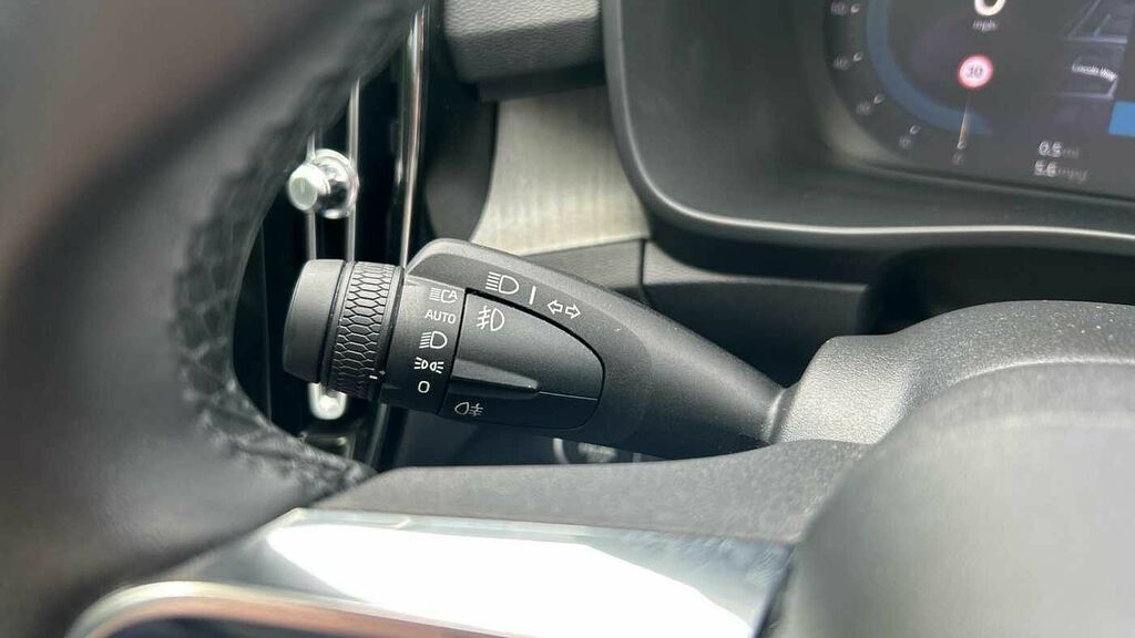 Volvo XC40 Plus, B3 Mild Hybrid, Dark Black #18