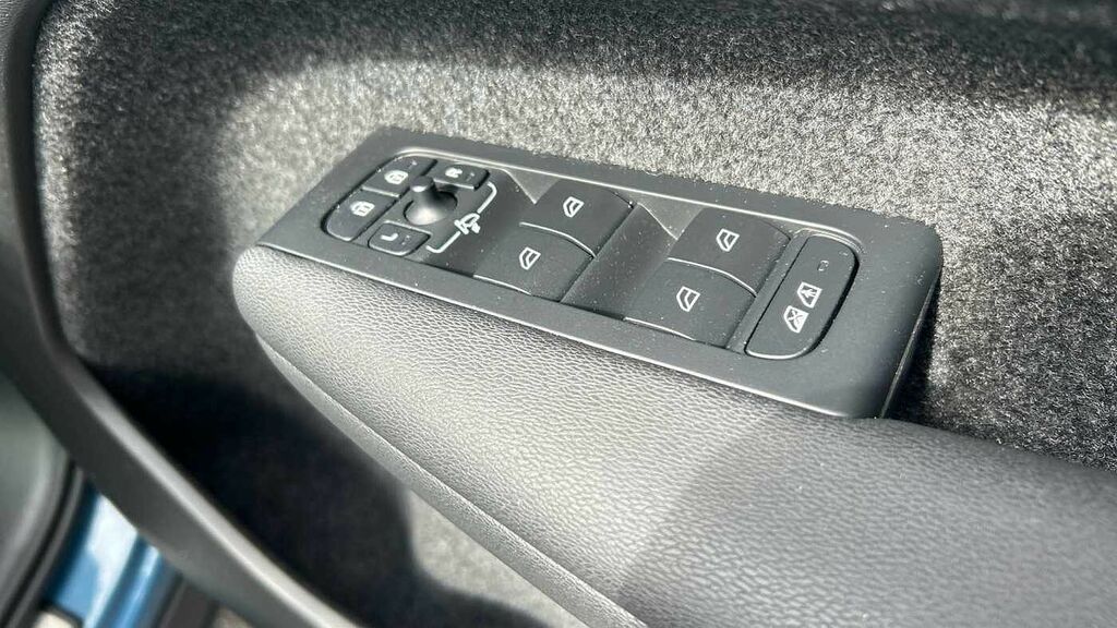 Volvo XC40 Plus, B3 Mild Hybrid, Dark Black #22