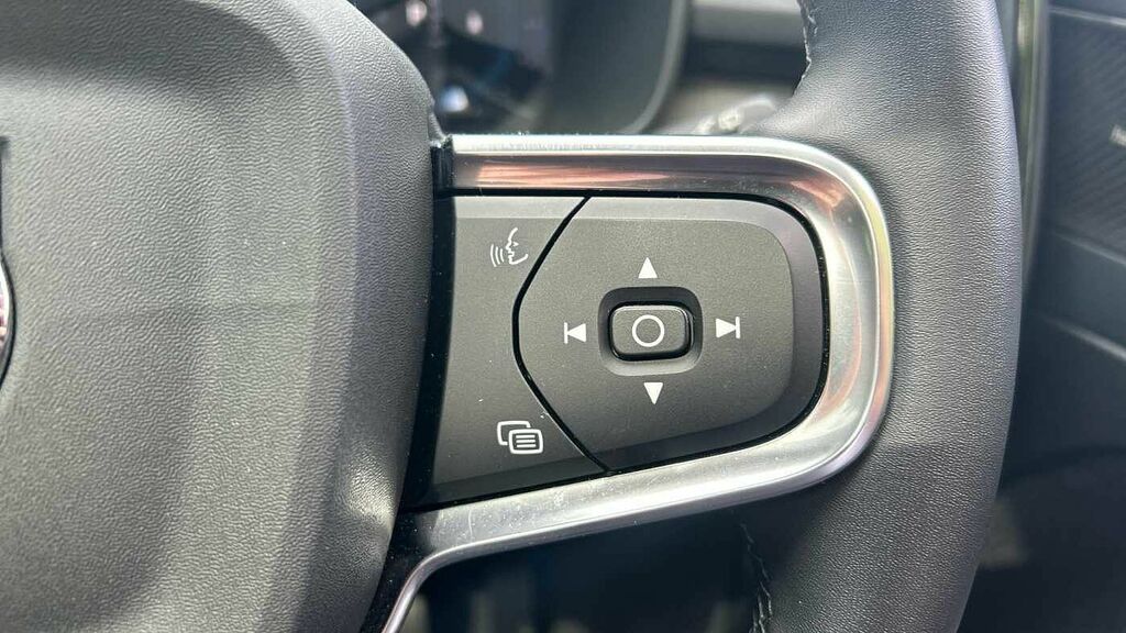 Volvo XC40 Plus, B3 Mild Hybrid, Dark Black #20