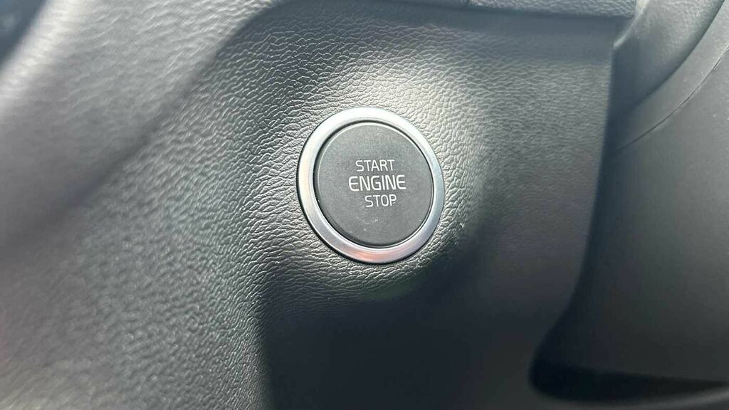 Volvo XC40 Plus, B3 Mild Hybrid, Dark Black #25