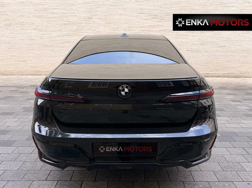 BMW i7 Saloon Black #6