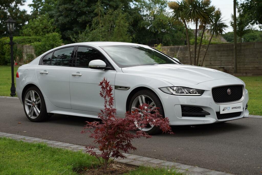 Jaguar XE R-sport White #4