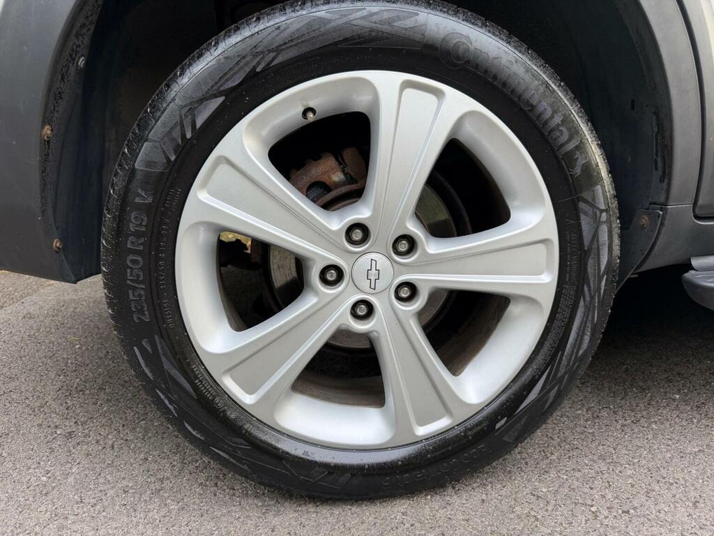 Chevrolet Captiva Lt Black #16