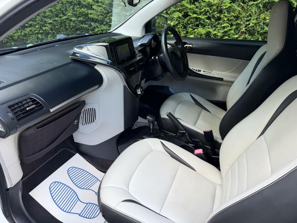 Toyota IQ 1.0 Vvt-i 2 Multidrive Euro 5 White #2