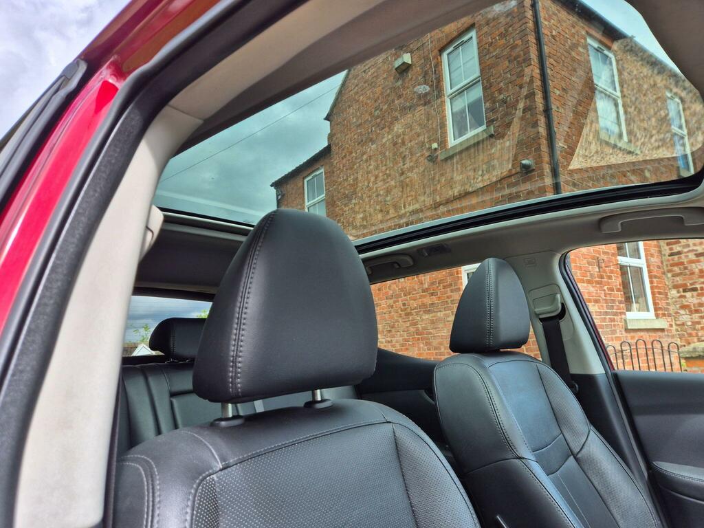 Nissan Qashqai 1.6 Dig-t Tekna 2Wd Euro 6 Ss RK65CBV Red #4