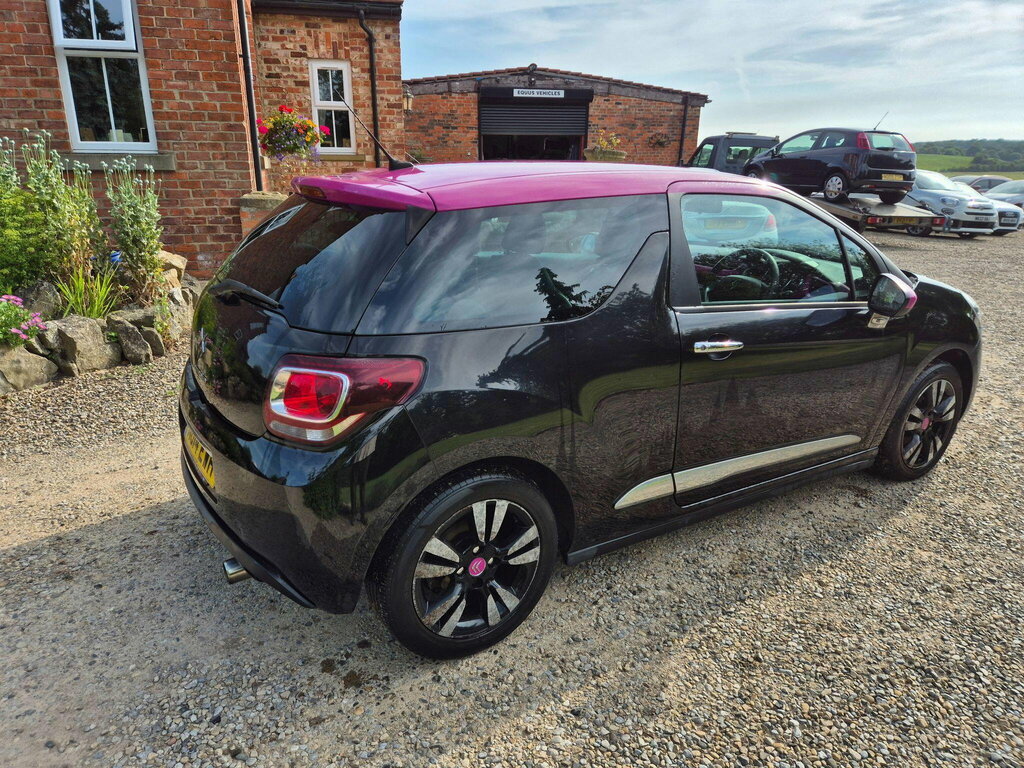 Citroen DS3 1.6 Vti Dstyle Pink Euro 5 Black #4
