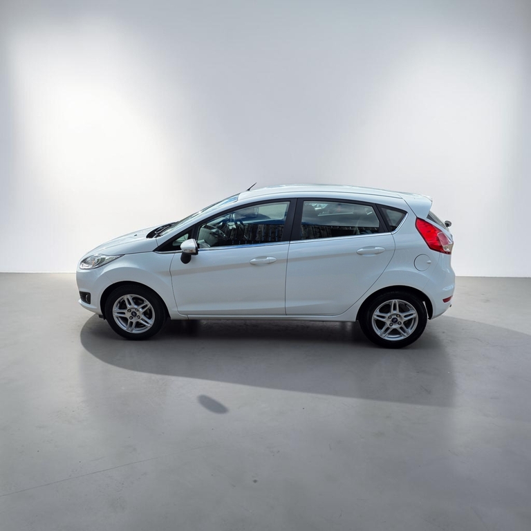 Ford Fiesta 1.25 Zetec 13 Reg NL13CCV White #5