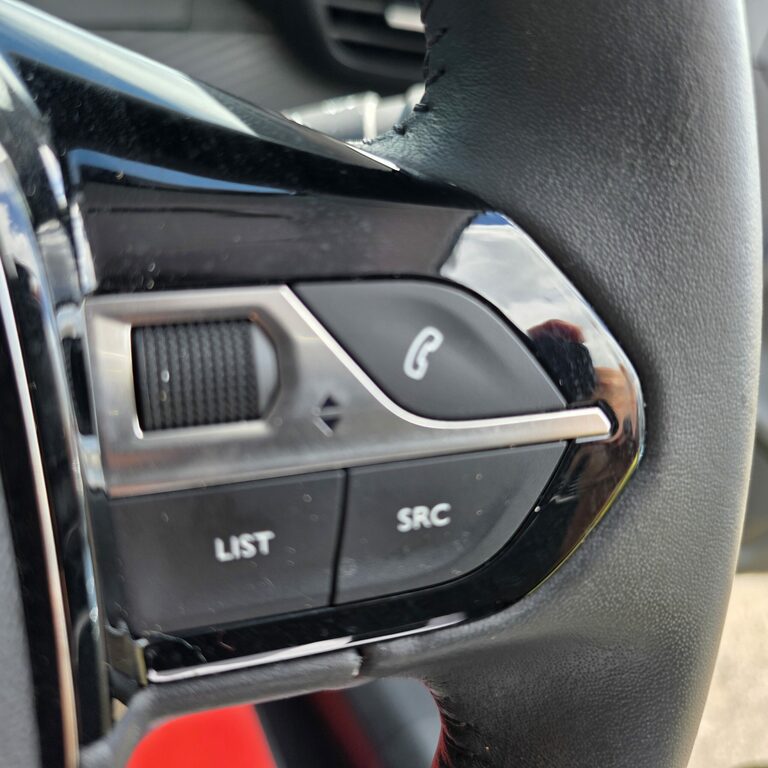 Peugeot 208 Hatchback #18