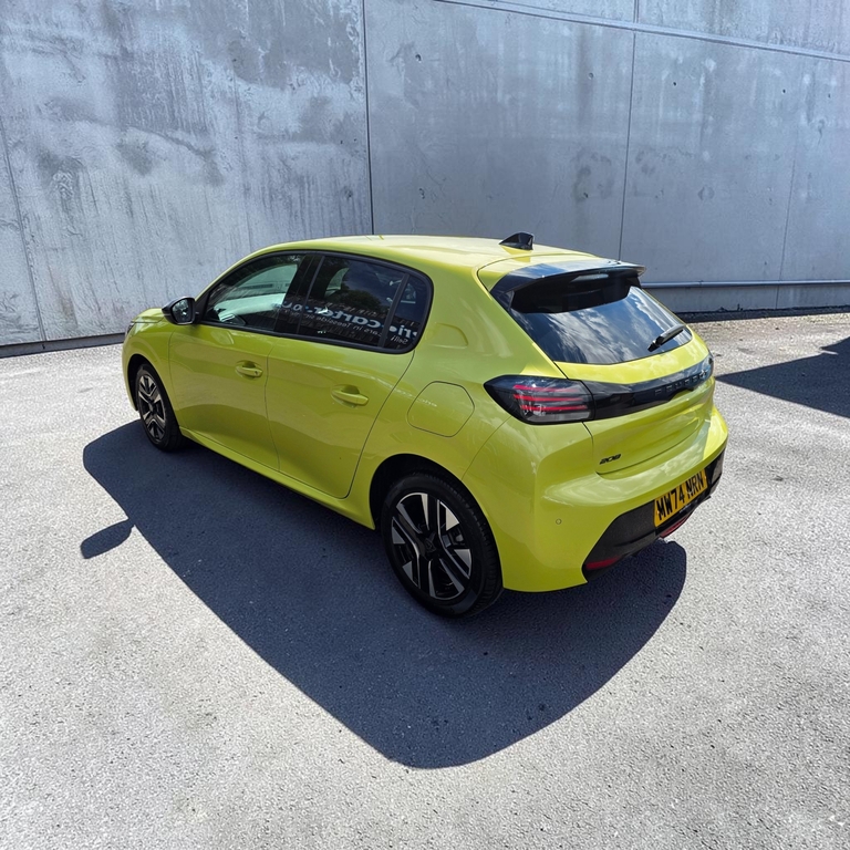 Peugeot 208 Allure Edition 1.2 Turbo 74 Reg #3
