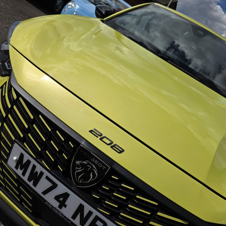 Peugeot 208 Hatchback #12