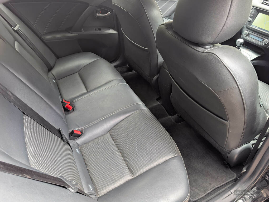 Toyota Avensis 2.0D Design Black #4