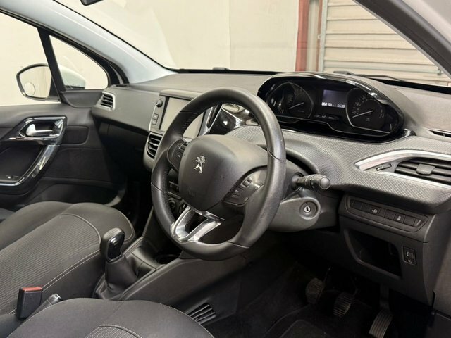Peugeot 208 2017 1.2 Puretech Active Hatchback Manu KU67TGV White #6