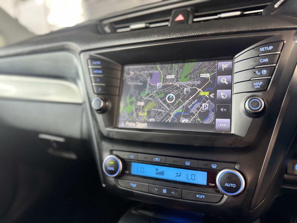 Toyota Avensis Business Edition 1.8 Valvematic Cvt Grey #32