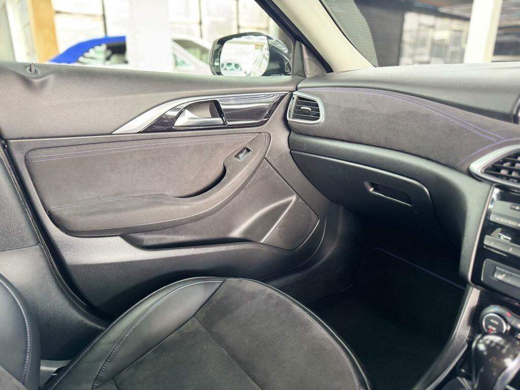 Infiniti Q30  Grey #32