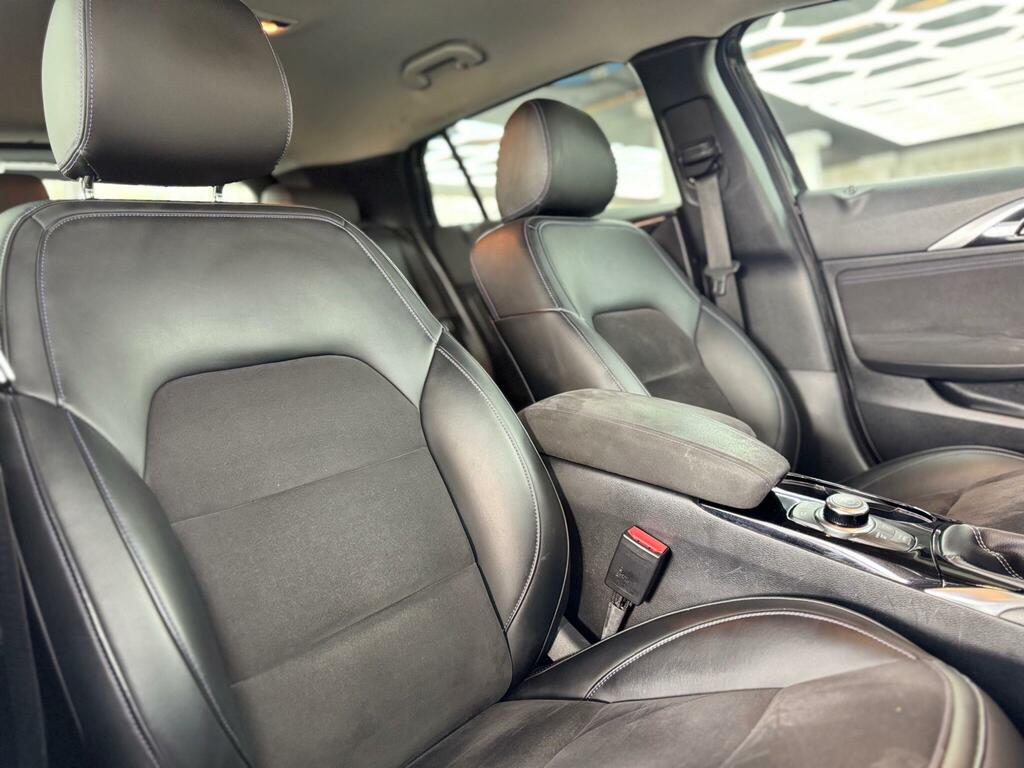 Infiniti Q30  Grey #28