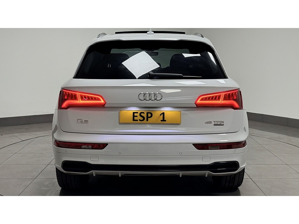 Audi Q5 Tfsi Black Edition YF20HKH White #5