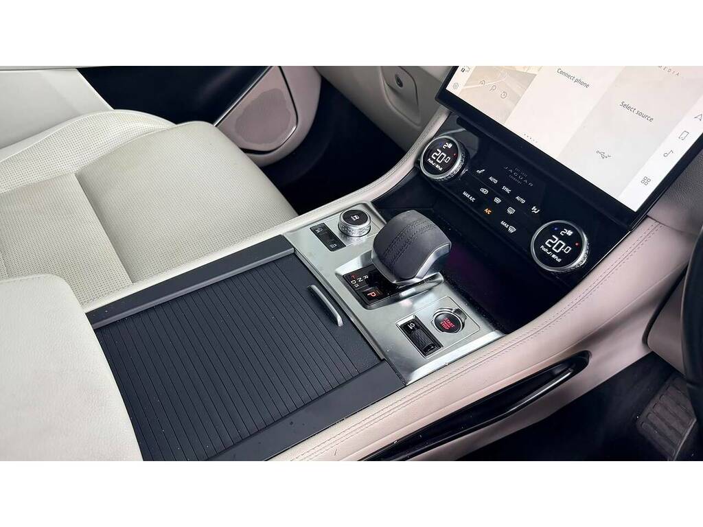 Jaguar F-Pace  Black #9