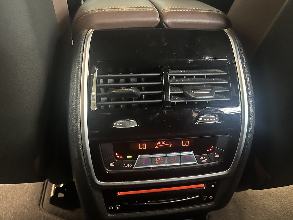 BMW X7 X7 M50d Black #13