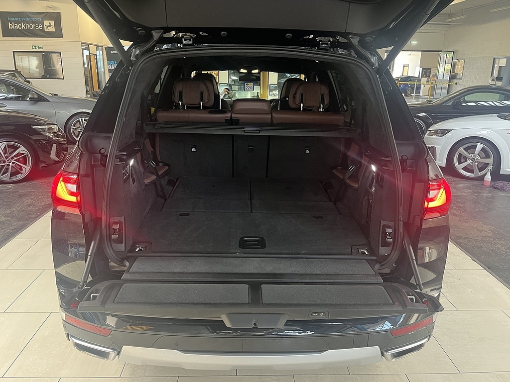 BMW X7 X7 M50d Black #15
