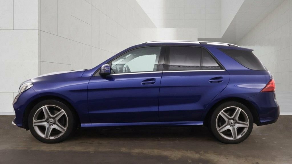 Mercedes-Benz GLE Class 3L Amg Line Blue #2