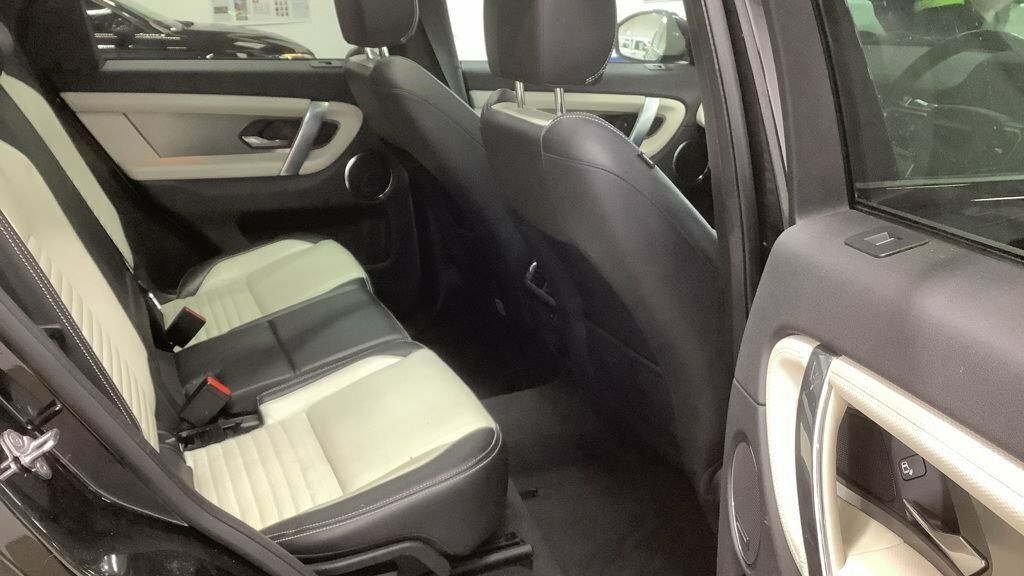 Land Rover Discovery Sport 1.5L R-dynamic Se CN71LTT Black #2