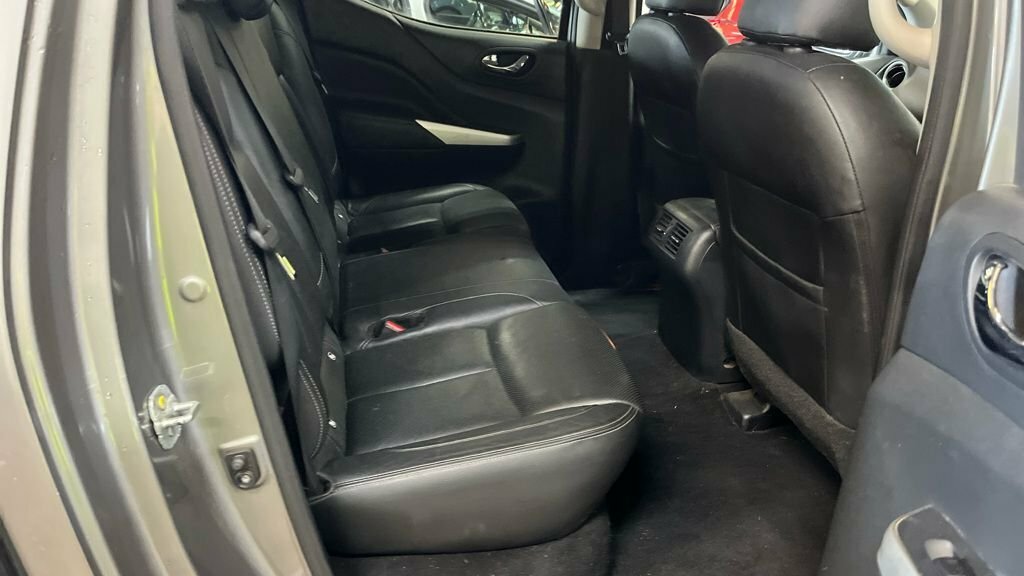Nissan Navara 2.3L Tekna Grey #6