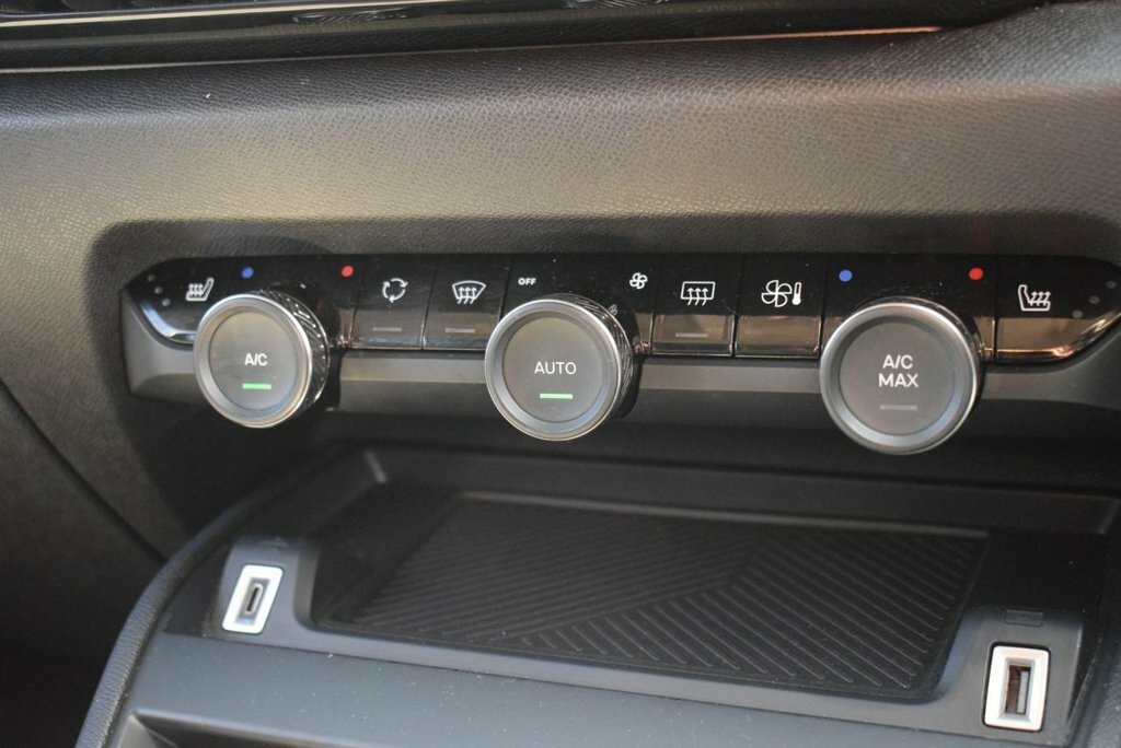 Citroen C4 1.2 Puretech 130 Max Eat8 2024 White #26