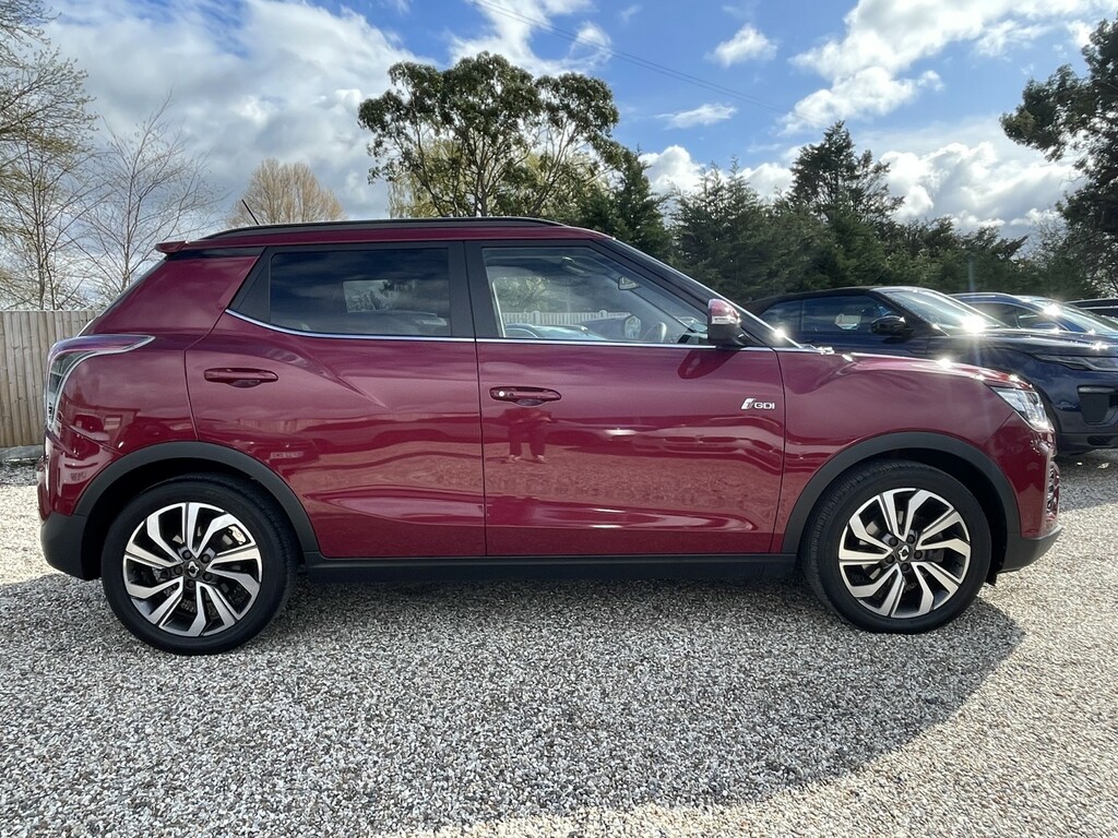 SsangYong Tivoli Suv 1.5 P Ultimate Nav 202323 Red #6