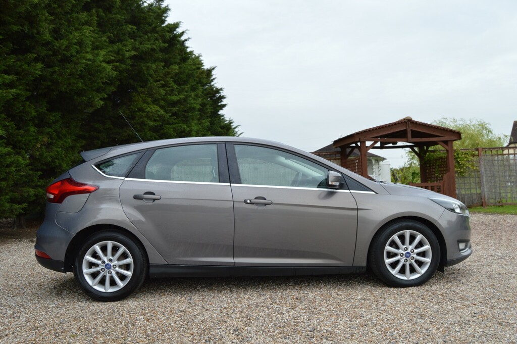 Ford Focus Hatchback 1.0 T Ecoboost Titanium 201515 CU15ZYB Brown #4