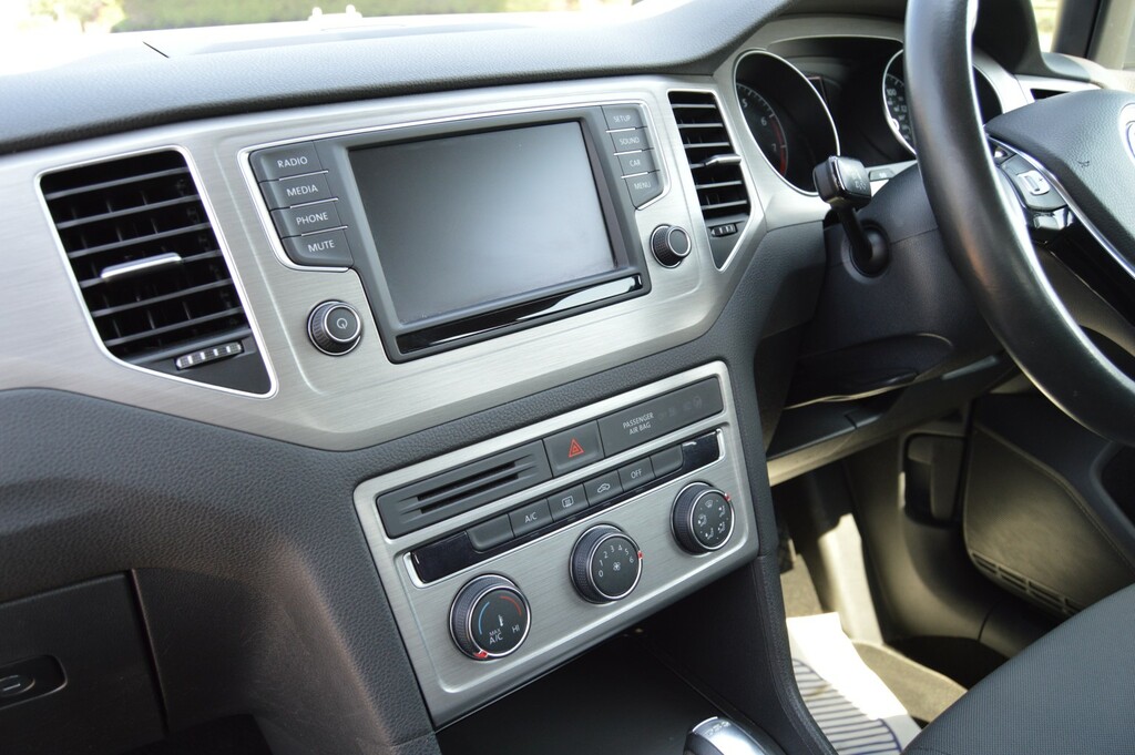 Volkswagen Golf SV 1.6 Tdi Bluemotion Tech Se Mpv E White #10